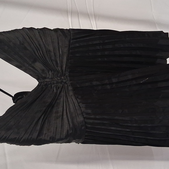 NWOT Womens Banana Republic Black Pleated Spagetti Strap Top - Picture 2 of 6